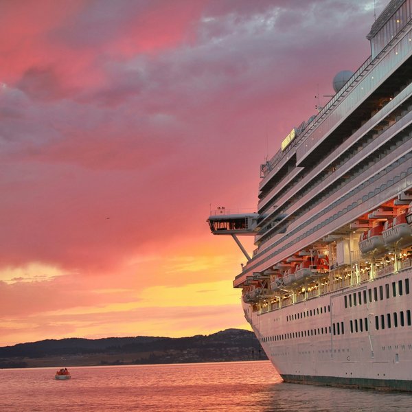 Croisière aux îles grecques : explorez les meilleures destinations et les activités à profiter à bord